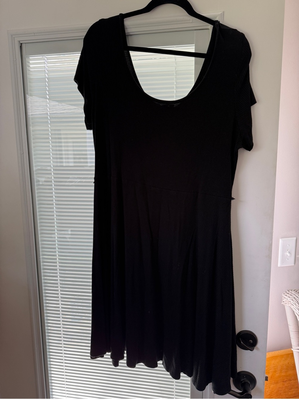 Black Short Sleeve Scoop Neck A-Line Dress | Forever 21